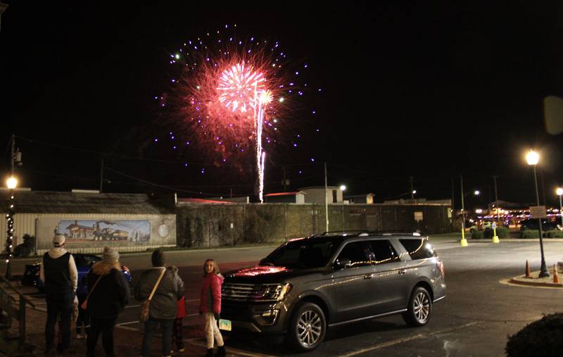 Photos Fireworks part of Seasonal Sights and Sounds in Sterling Shaw