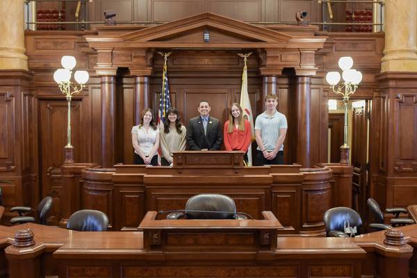 Arellano hosts Youth Advisory Council at State Capitol
