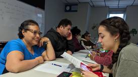 High school students ‘form connections’ by volunteering at Joliet Spanish Community Center