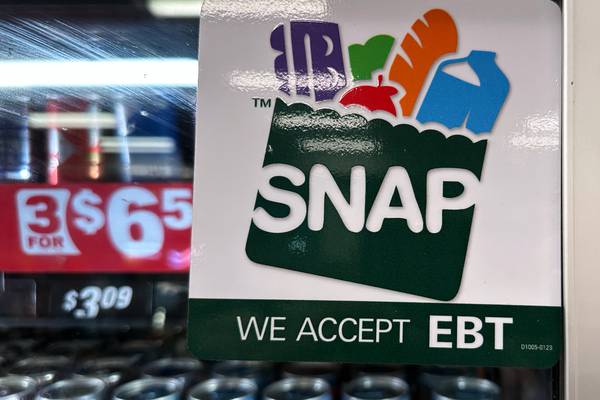 Trump administration seeks to halt SNAP food aid payments after a court order