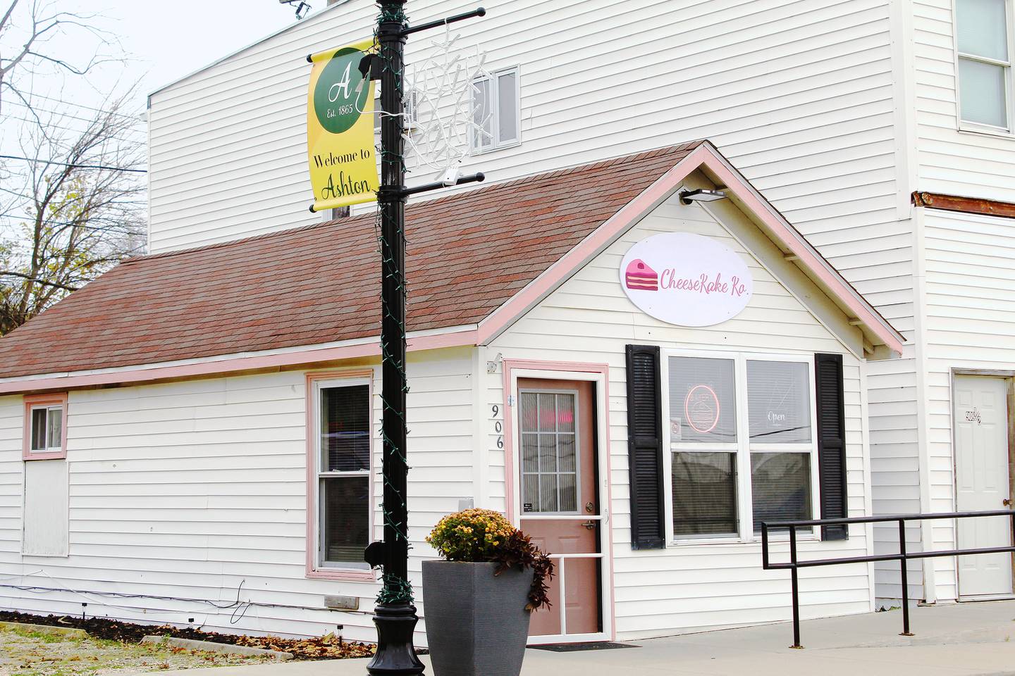 CheeseKake Ko., 906 Main St. in downtown Ashton, is open from 11 a.m. to 5 p.m. Wednesday through Saturday.