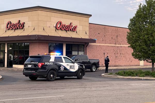 Joliet man killed in shooting near Louis Joliet Mall