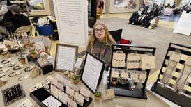 Photos: Arts and crafts show at the mall