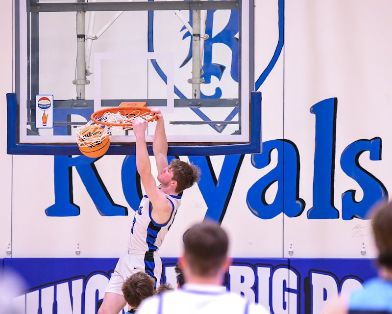 Hinckley-Big Rock's Marshall Ledbetter (33) dunks the ball during the 1A regional championship game on Friday, Feb. 27, 2026, while taking on Parkview Christian Academy.