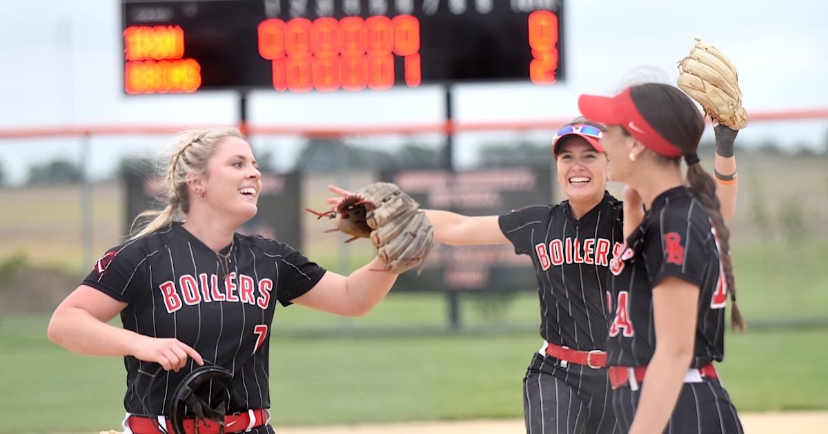 Lydia Hammond throws 1-hitter as Bradley-Bourbonnais wins historic 5th straight regional title