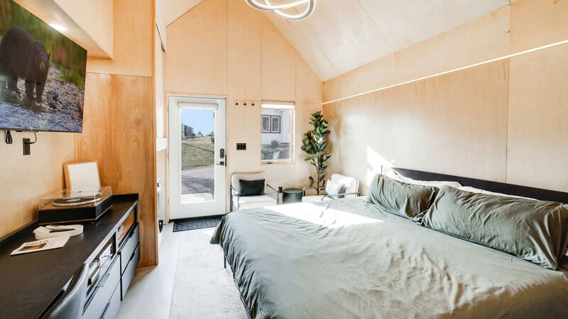 Interior of The Commissioner, one of the "Bunkies" available to rent at Ottawa's Heritage Harbor. Photo provided by Heritage Corridor Destinations