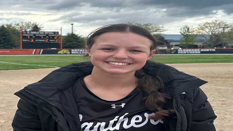 Avery Miller takes control in circle, helps Glenbard North hold onto early lead to beat St. Charles East