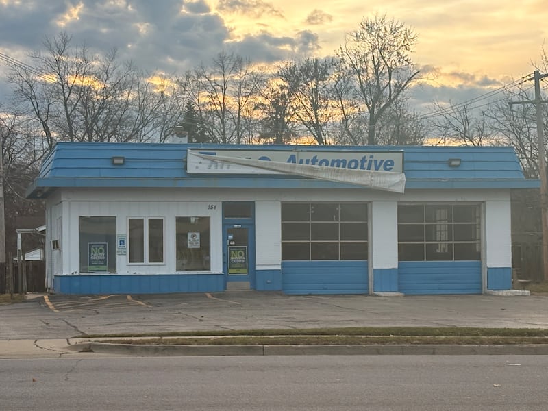 A long-shuttered auto repair shop at 154 S. Virginia St., Crystal Lake could be converted into the city's third Dunkin' Donuts location.