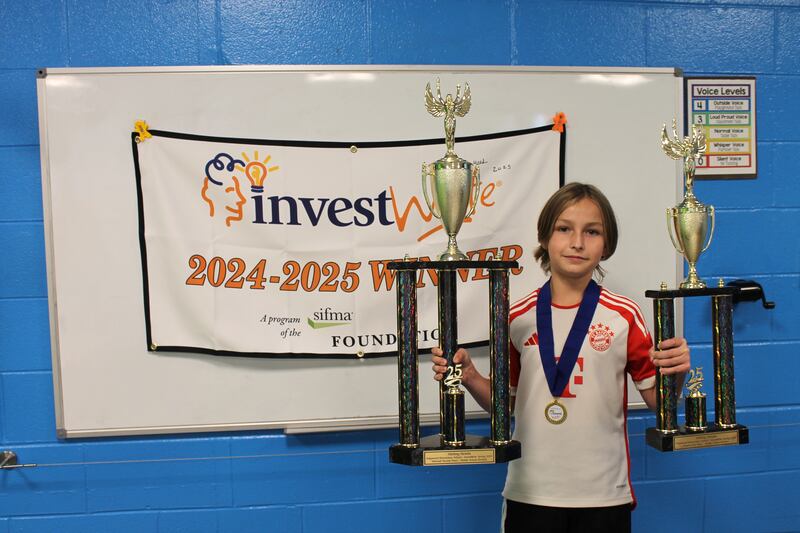Thomas Jefferson Junior High School seventh grader Stirling Hebda has received national recognition for his outstanding achievement in financial education. Hebda was named the Illinois state champion and national second-place winner in the middle school division of the SIFMA Foundation’s InvestWrite essay contest, which is open to students in grades 4–12.