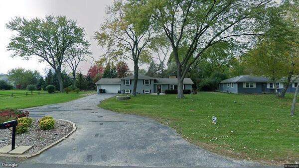 Single-family home sells in Batavia for $480,000