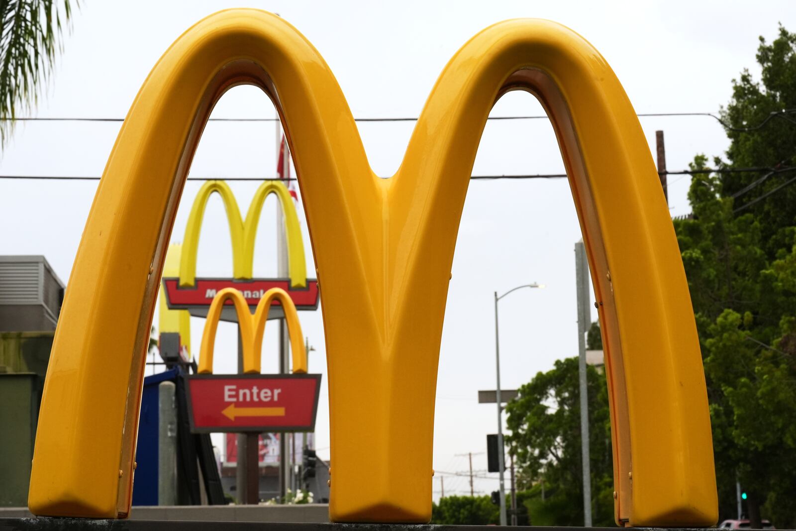 Pd 1067 McDonald’s sued by DeKalb man over AI tool that recommends prices to US ...