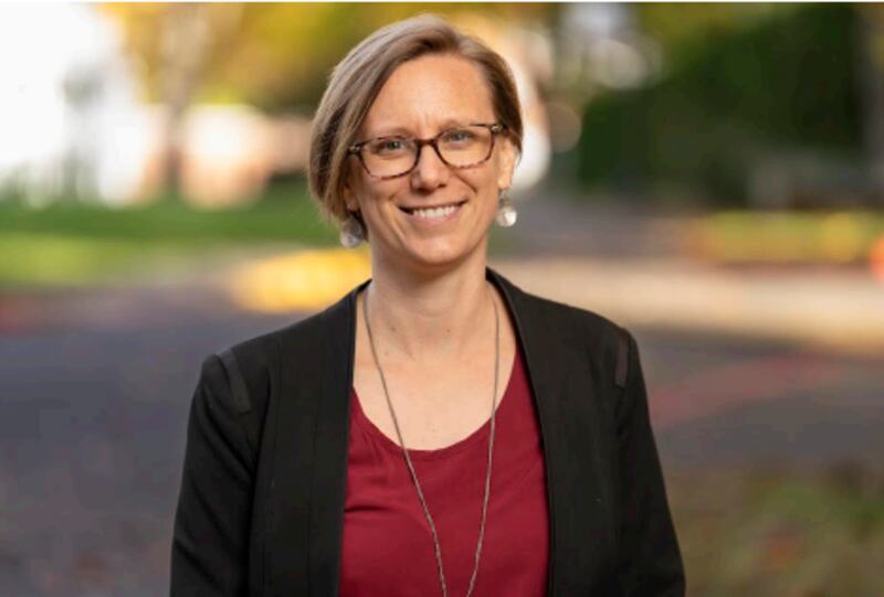 Lindsey Mantoan, class of 1999, is the recipient of the BBCHS Academic Foundation's 2025 Outstanding Achievement Award.