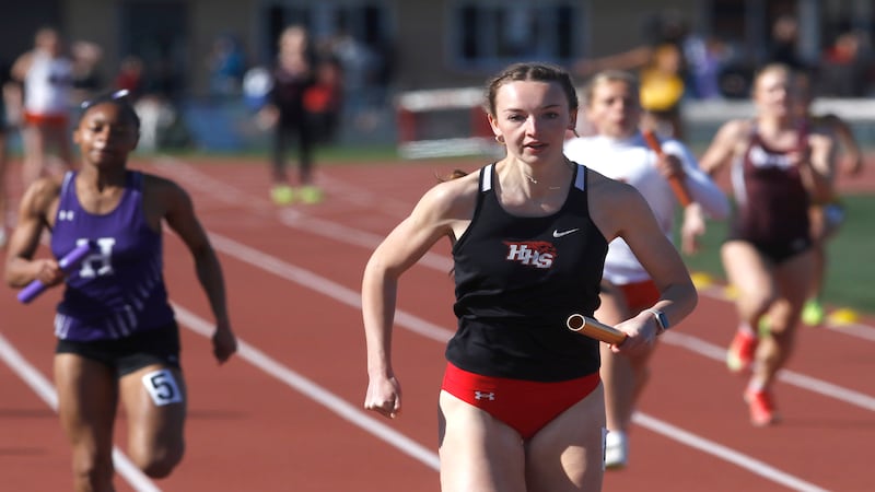 Huntley girls win Fox Valley Conference meet by nearly 100 points