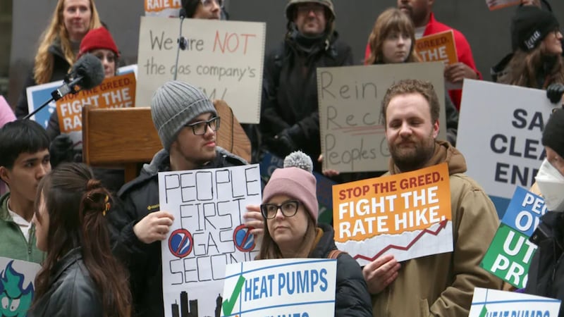 Cut with ‘an axe’: Watchdogs, AG call for massive cuts to Peoples Gas rate request