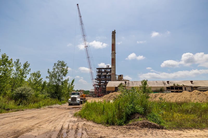 Glynn Demolition of Granville works on the demolishing of the St. Mary’s Cement plant in Dixon Tuesday, July 22, 2025.