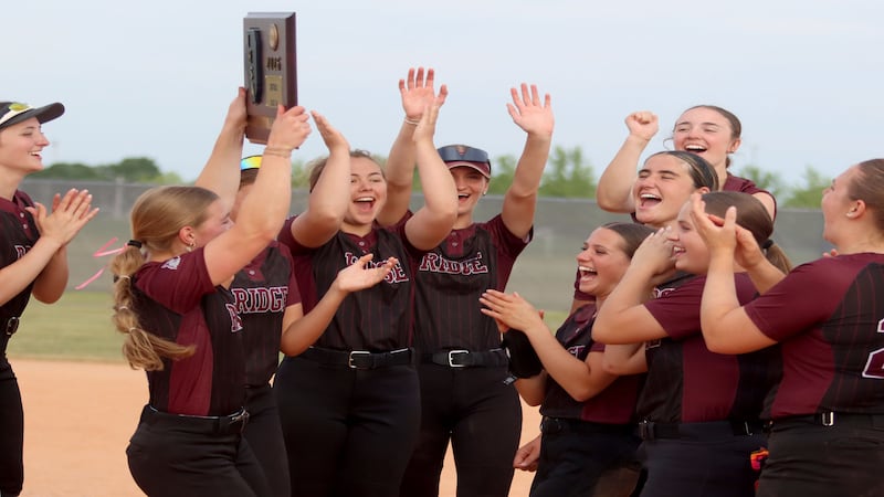 Emma Dallas, Prairie Ridge walk off 9-inning thriller against Kaneland to win Class 3A sectional title