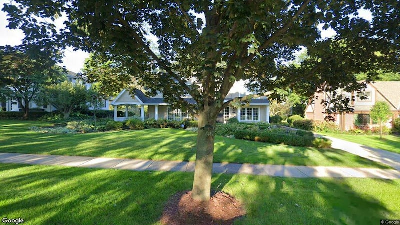 Sale closed in Glen Ellyn: $1.42 million for a three-bedroom house