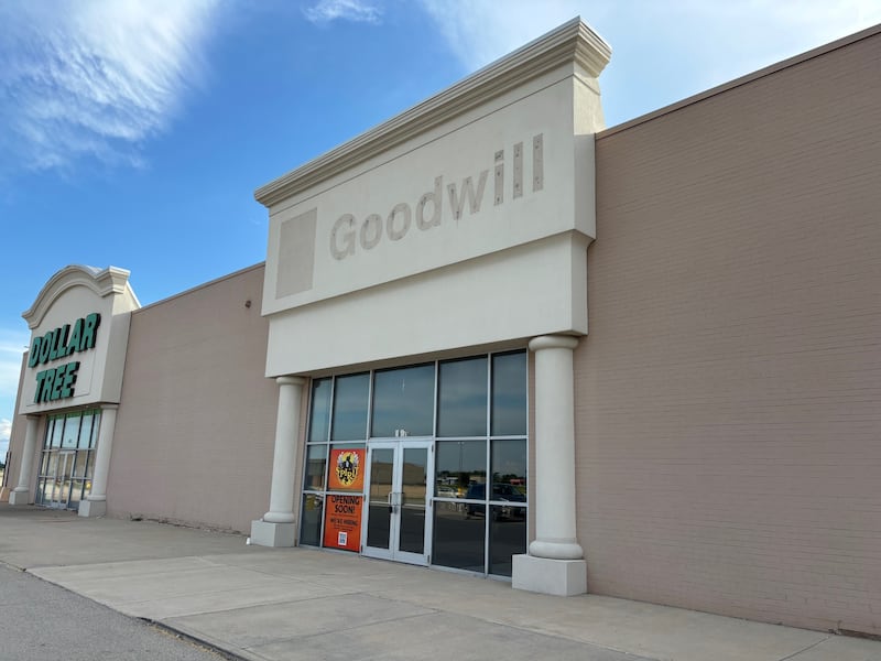 The Halloween costume store will open in the location between Dollar Tree and Ashley Outlet in Peru. The site was formerly Goodwill before it moved to a new location.