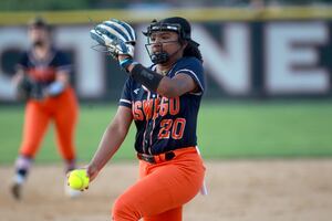 Jaelynn Anthony’s near no-hitter sends Oswego past Marist back to IHSA state tournament