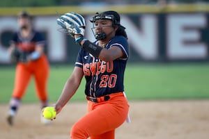 Jaelynn Anthony’s near no-hitter sends Oswego past Marist back to IHSA state tournament