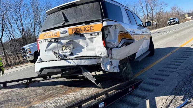 State trooper injured after vehicle struck on I-57
