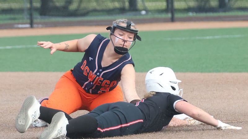 Oswego’s Kennedy Gengler shines in spotlight again, but Mundelein’s fast start too much in IHSA 4A semifinal