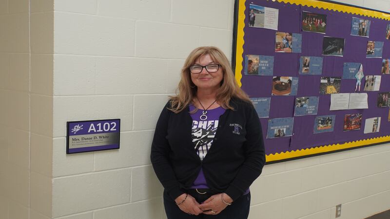 White to retire from Rochelle Township High School after 25 years of teaching English