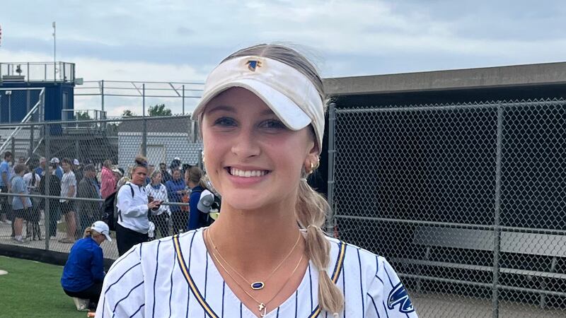 Madison Moore, Wheaton North hold off big Oswego East comeback, advance to regional final
