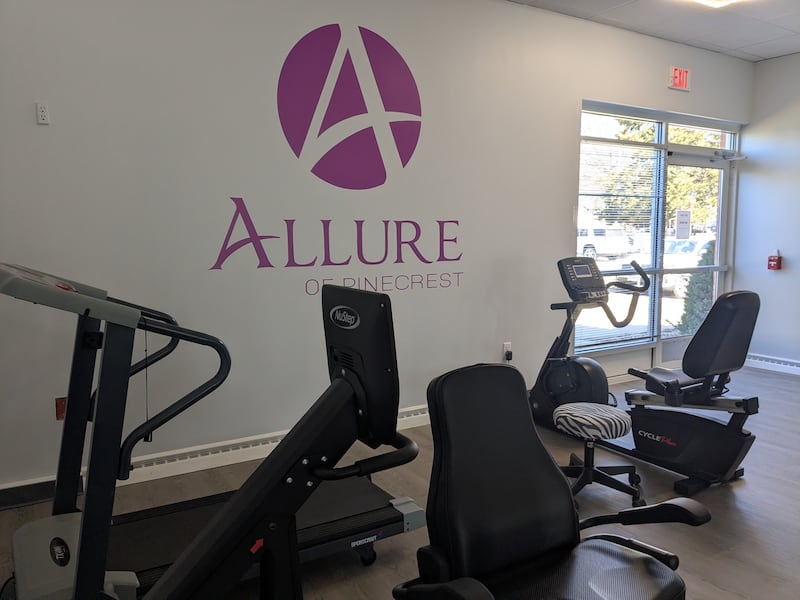 A new therapy gym for Allure of Pinecrest residents opens March 26, 2026.