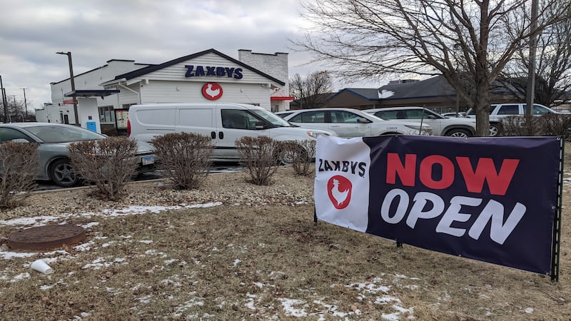 Zaxby’s restaurant in Plainfield offers year of free chicken to first 50 guests in line for grand opening