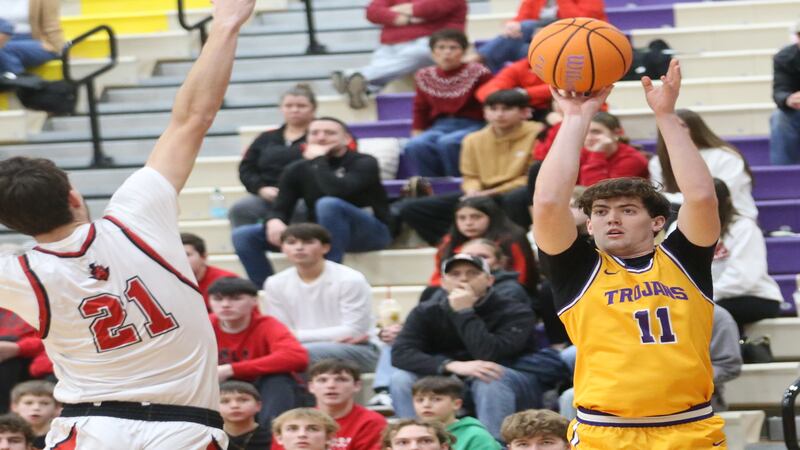 Photos: Mendota's Aden Tillman reaches 1,000 point milestone in win over Hall