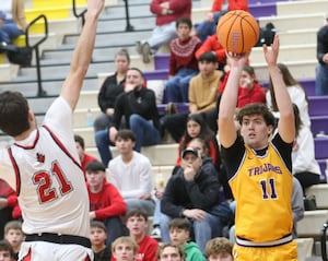 Aden Tillman reaches 1,000 points as Mendota routs Hall on special senior night for Trojans