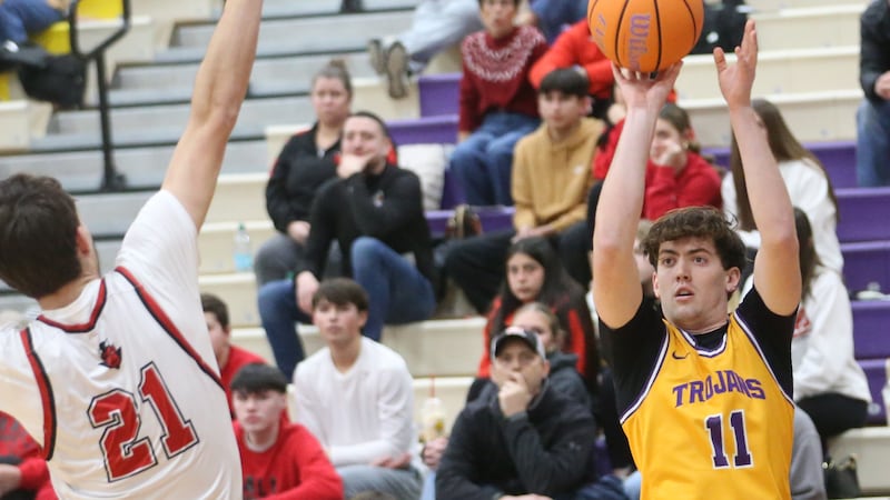 Photos: Mendota's Aden Tillman reaches 1,000 point milestone in win over Hall