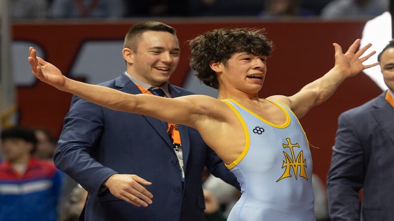 Marquette’s Wesley Janick, Sandwich’s Cooper Corder win 1A state wrestling titles