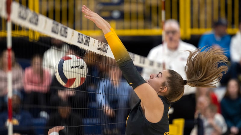 Sterling efficient in regional semifinal win over Freeport