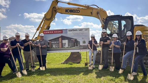 Earthmover Credit Union breaks ground on Romeoville branch