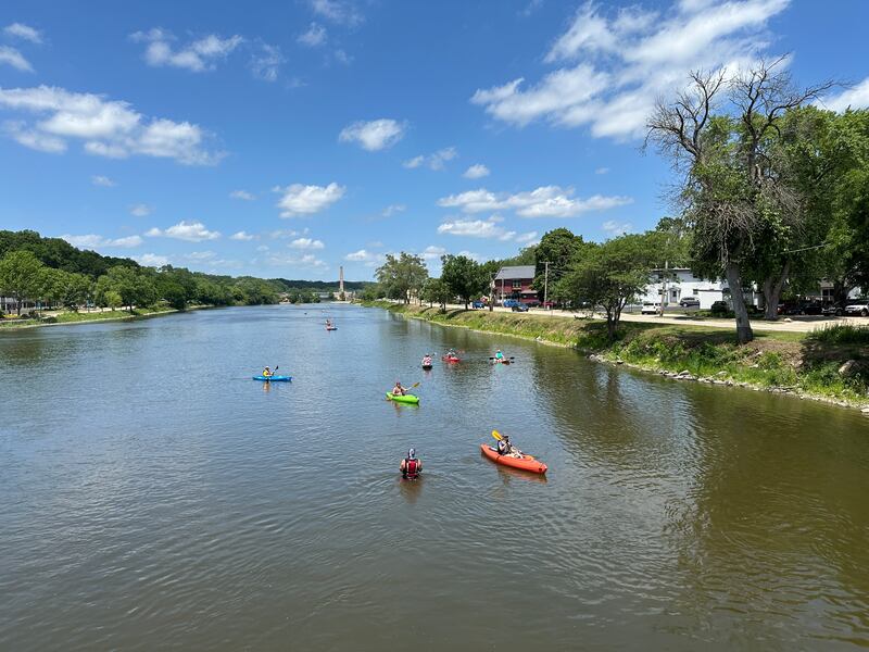 El Cardunal, a 5.9 mile kayak and canoe paddle event on Sunday, June 22, 2025, saw 96 kayakers and canoeists launch at Cornish Park in Algonquin and finished at Bartels Park in East Dundee.
