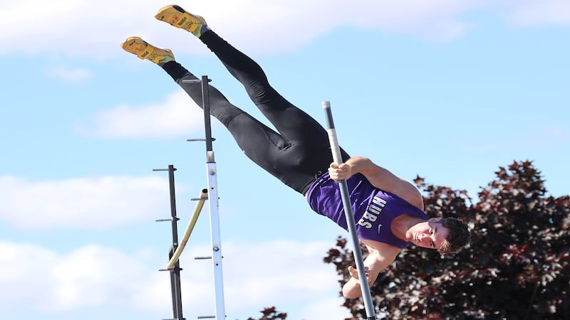 Rochelle, Byron finish in top 5 at 2A boys track and field sectional