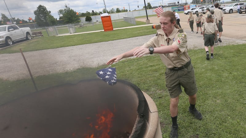 Photos: Scouts, Veterans Honor Old Glory at Peru flag retirement ceremony