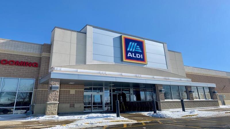 McHenry shopping center with Aldi, Kohl’s sells for $13.7M