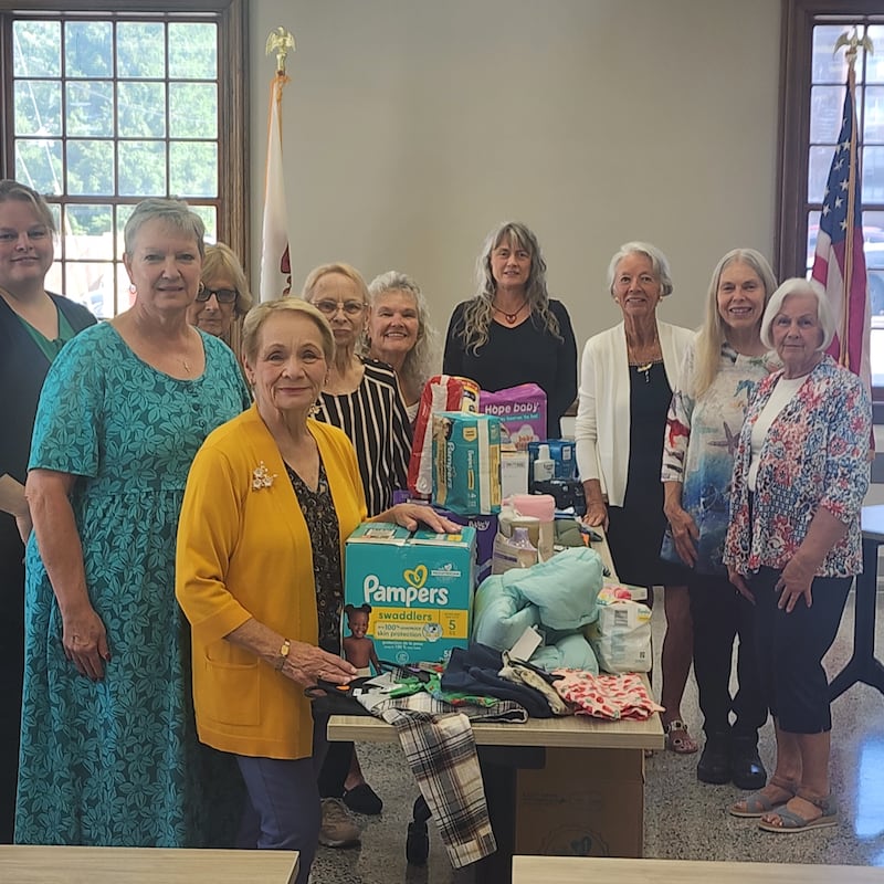 The Princeton-Illinois Chapter of the Daughters of the American Revolution members.