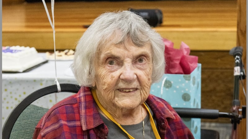 Downers Grove’s Scarlet Bloomers celebrate charter member Anna May Bequeaith’s 100th birthday