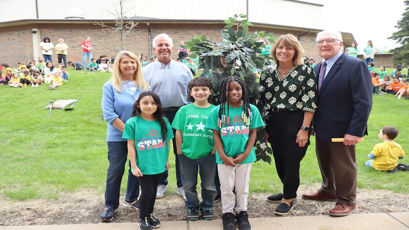 Thigpen School celebrates Arbor Day with the City of Joliet