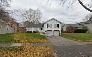 Sale closed in St. Charles: $512,500 for a three-bedroom house
