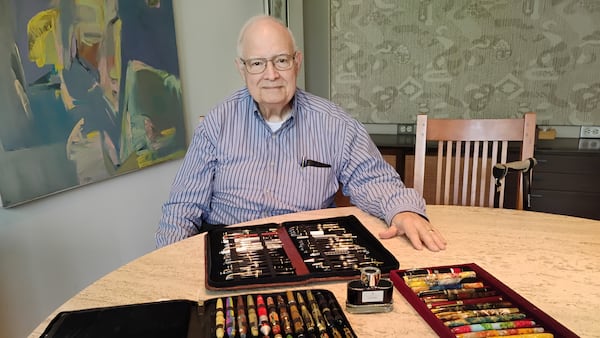 Geneva man’s 1,500 fountain pens leads to Chicago Pen Show