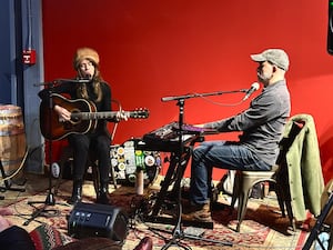 6 live music destinations in Starved Rock Country for national and local touring artists