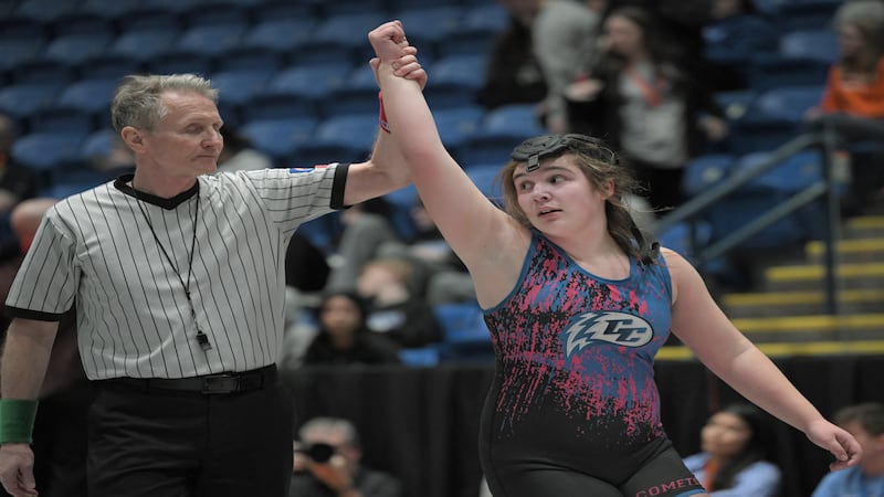 Payton Temple becomes Clifton Central’s first-ever girls wrestling state champion