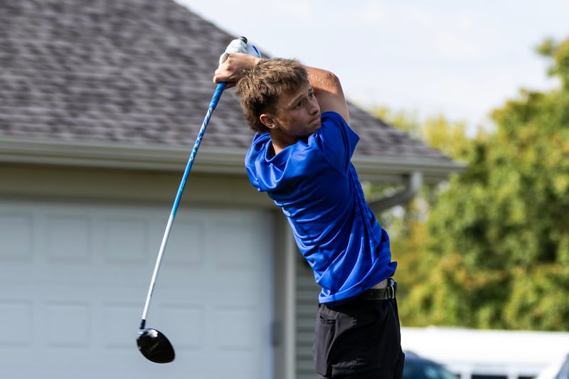 Lincoln-Way East’s Tyler Rea watches his drive at the first hole during the IHSA Boys’ Class 3A Sectional at Wedgewood Golf Course in Plainfield on Oct. 6, 2025.