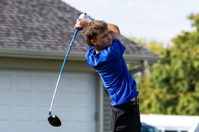 Lincoln-Way East’s Tyler Rea watches his drive at the first hole during the IHSA Boys’ Class 3A Sectional at Wedgewood Golf Course in Plainfield on Oct. 6, 2025.