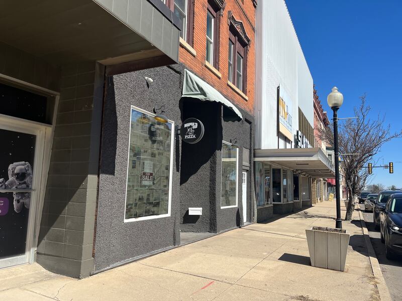 Maria’s Pizza in Peru closed after 20 years in business.